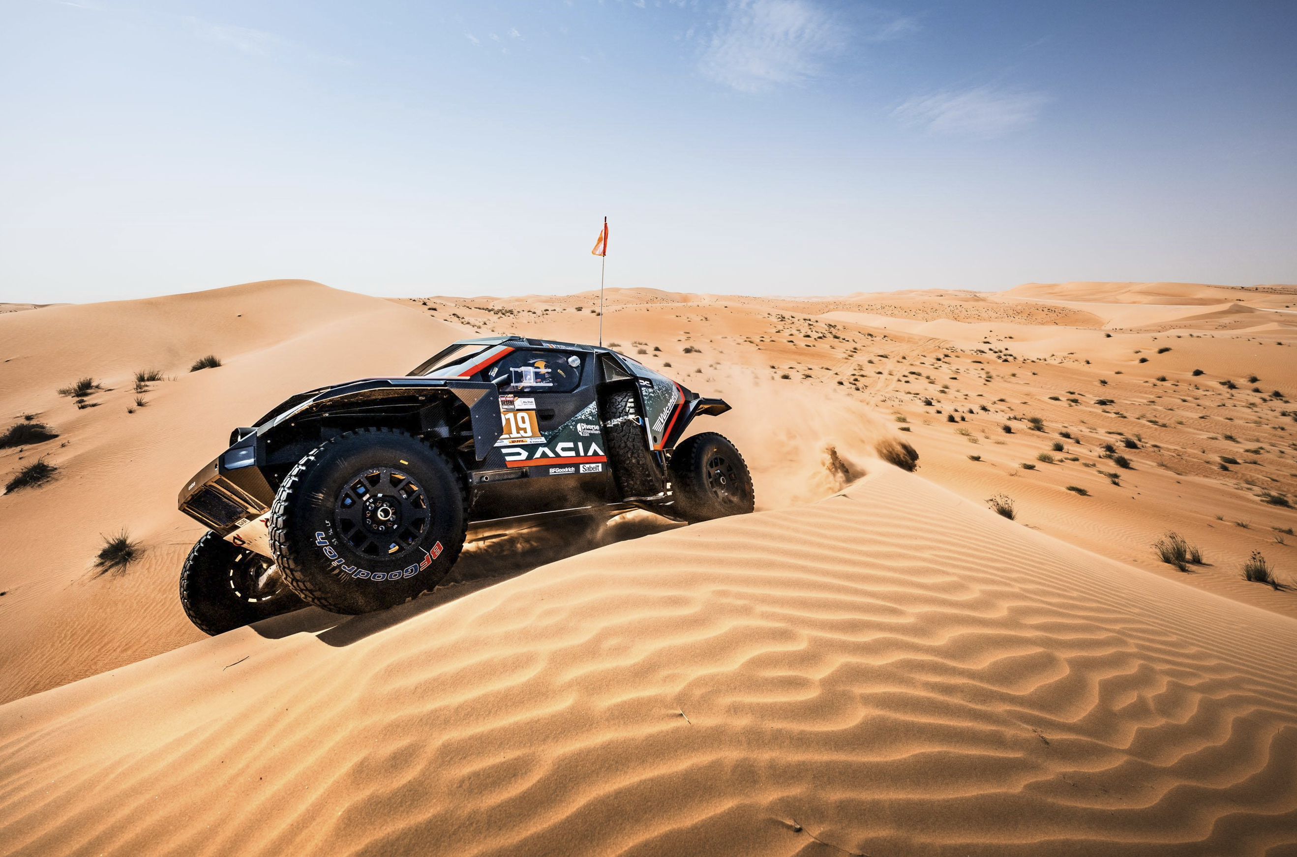 Al Attiyah et Schareina prennent les commandes de l'Abu Dhabi Desert Challenge