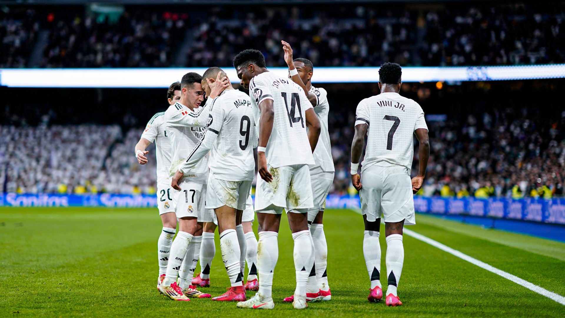 Le Real Madrid s'impose dans la douleur et rejoint le Barça en tête.