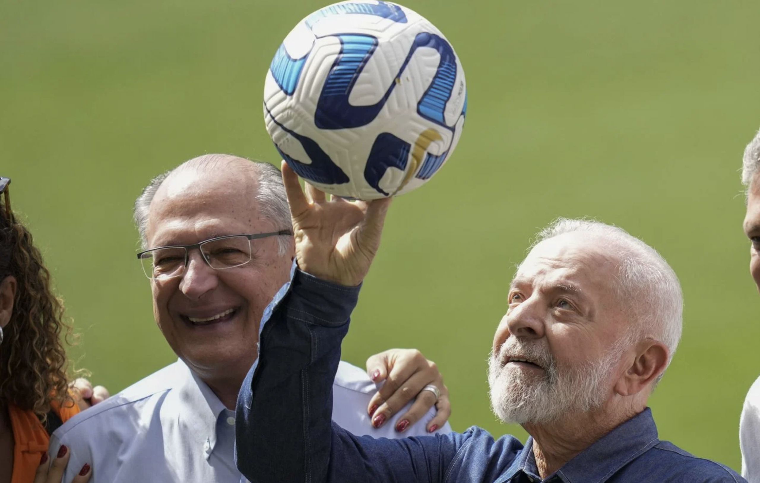 Brésil : la réaction de Lula tempère l’euphorie Ancelotti