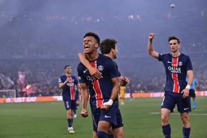 <img src="psg.jpg" alt="Joie des joueurs du PSG après leur sacre en Ligue des champions">
