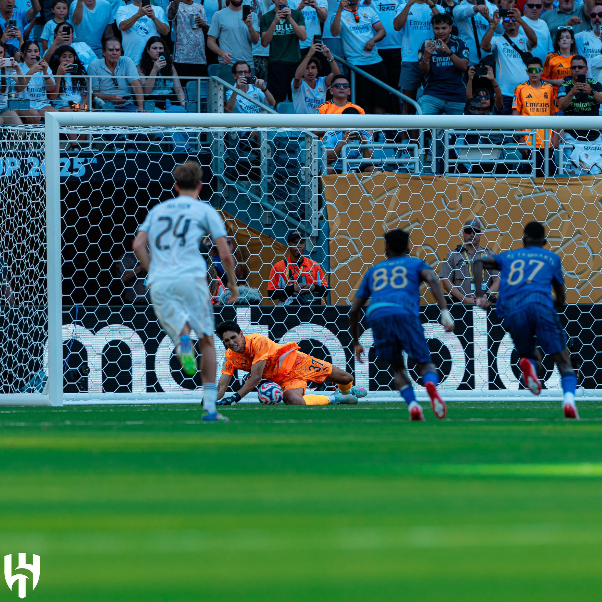 Yassine Bounou a arrêté un pénalty face au Real Madrid offrant un point à Al -Hilal en Coupe du monde des clubs.