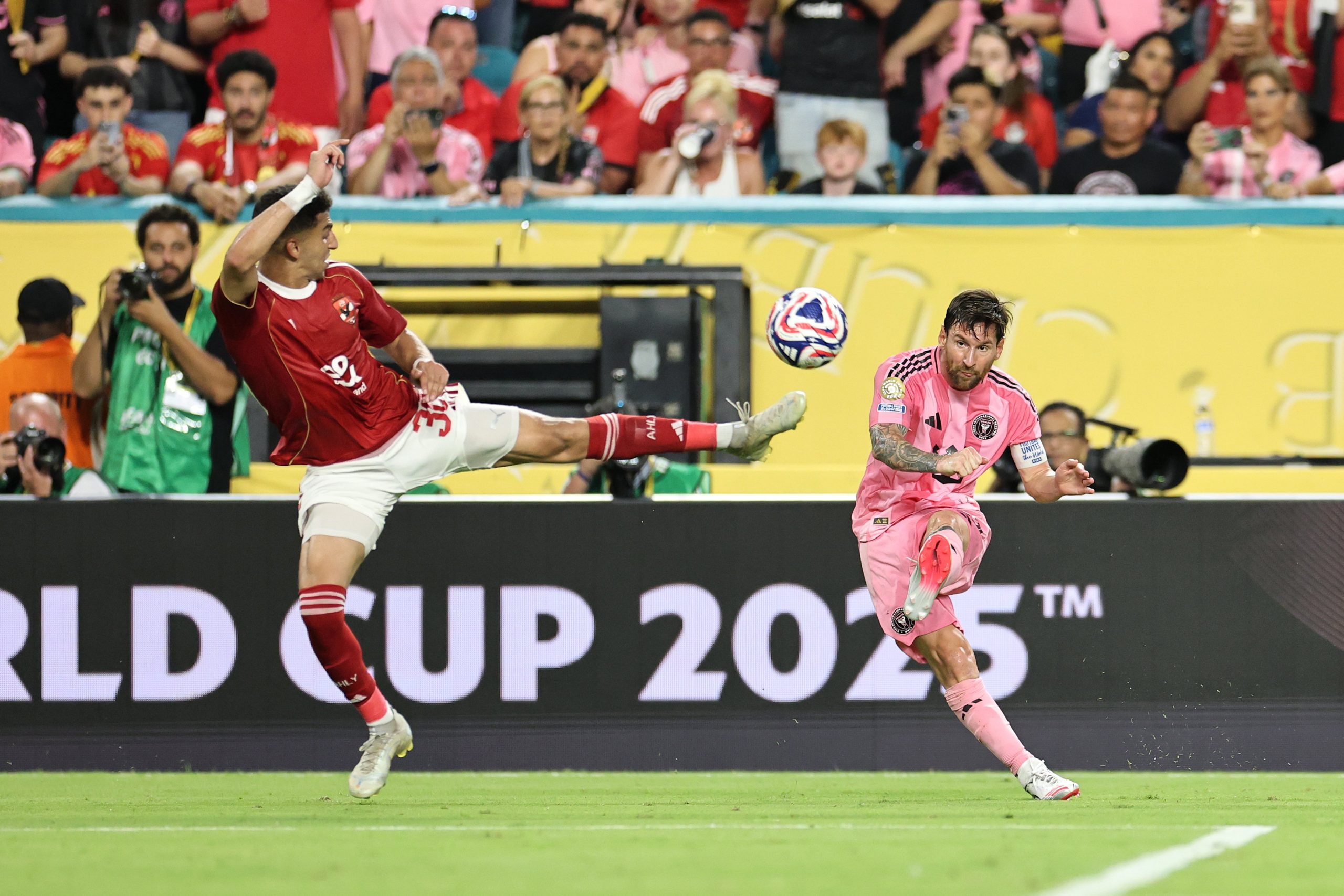 Phase de jeu de match d'ouverture de la Coupe du monde des clubs ayant opposer l'Inter Miami et Al Ahly d'Égypte.