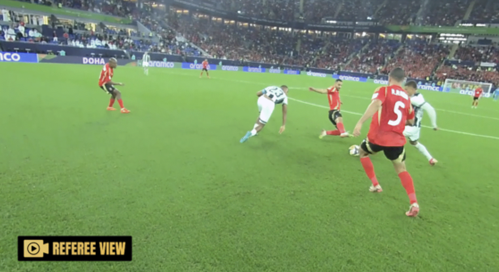 Le public verra, en direct sur DAZN, les actions du point de vue de l’arbitre. lors de la Coupe du monde des clubs 2025.