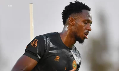 alt="Issoufou Dayo sous les couleurs de la RS Berkane, défenseur emblématique du club marocain."