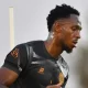 alt="Issoufou Dayo sous les couleurs de la RS Berkane, défenseur emblématique du club marocain."