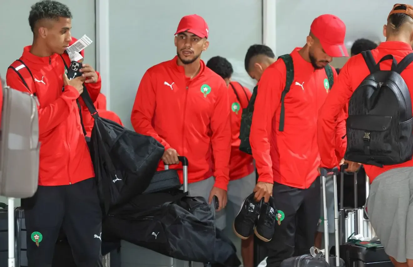 Joueurs de la sélection marocaine locale à leur arrivée à l’aéroport de Nairobi pour le CHAN 2024.