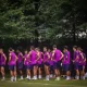 alt="Les joueurs du FC Barcelone à l’entraînement lors de la tournée asiatique estivale 2025"