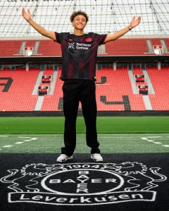 alt= Eliesse Ben Seghir rejoint Bayer 04 Leverkusen