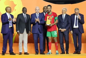 alt= Infantino salut l'exploit du Maroc roi du CHAN