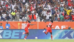 CHAN le Maroc chute face au Kenya : les joueurs Kényans célèbrent l'ouverture du score face Lions de l'Atlas.