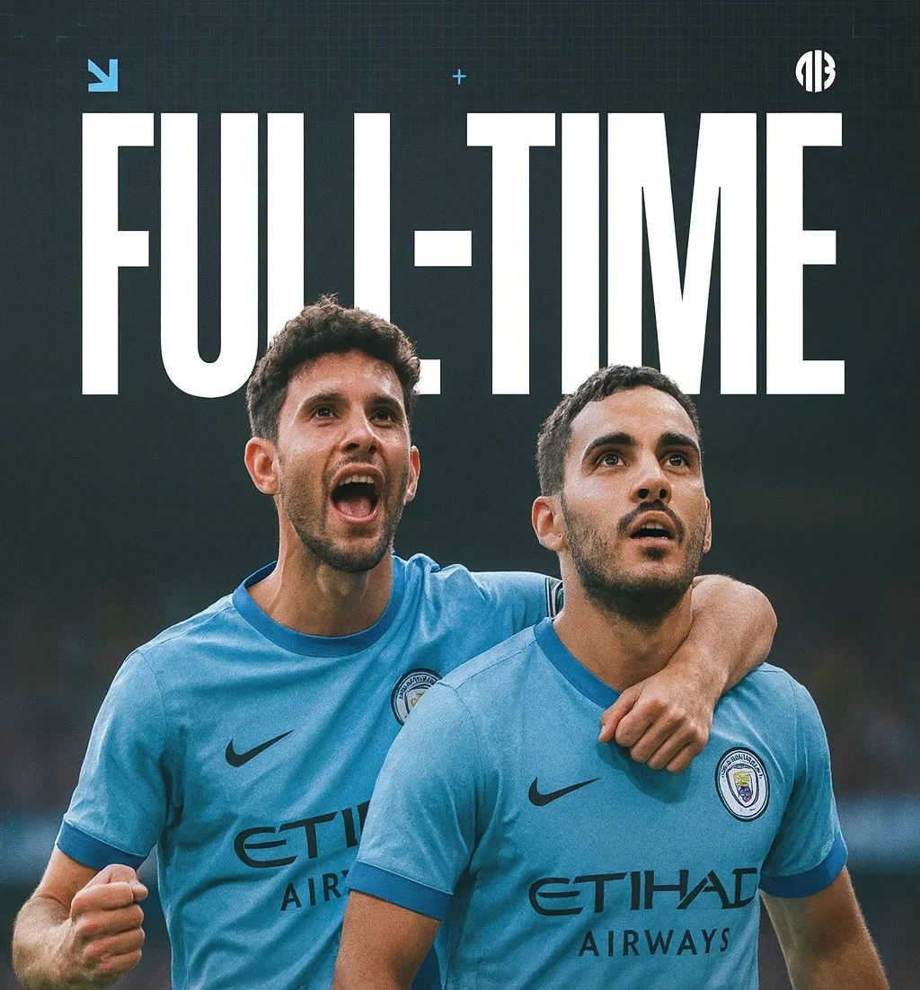 alt= Manchester City cartonne Wolverhampton. Ici sur cette photo, les joueurs de City célébrant la victoire 4-0 contre Wolverhampton lors de la 1ʳᵉ journée de Premier League
