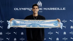 alt= Nayef Aguerd est officiellement Marseillais !