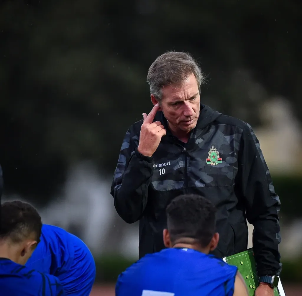 alt= Alexander Santos avant AS FAR Mamelodi Sundowns : « Nous connaissons la force des Sud-Africains »