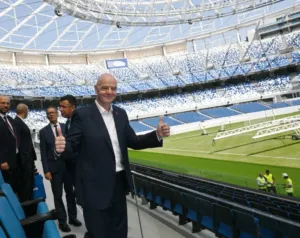 alt = Infantino séduit par le Grand Stade de Tanger