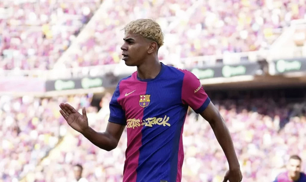 alt = Lamine Yamal enchaîne des grosses performances avec le FC Barcelone. 
