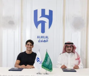 alt= Bounou prolonge à Al Hilal jusqu'en 2028.