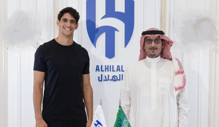 alt= Bounou prolonge à Al Hilal jusqu'en 2028