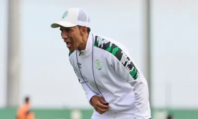alt= Fadlu cible l'arbitrage après la défaite face à l'AS FAR