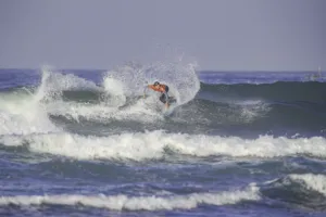 alt= Odriozola et Maria Salgado remportent le Junior Pro Taghazout Bay