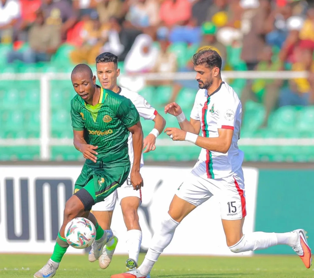 alt= AS FAR chute face à Young Africans