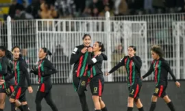 alt= L'AS FAR renverse Wuhan Jiangda et file en demi-finale de la Coupe des champions féminine de la FIFA.