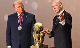 alt= Trump reçoit le Prix de la Paix de la FIFA