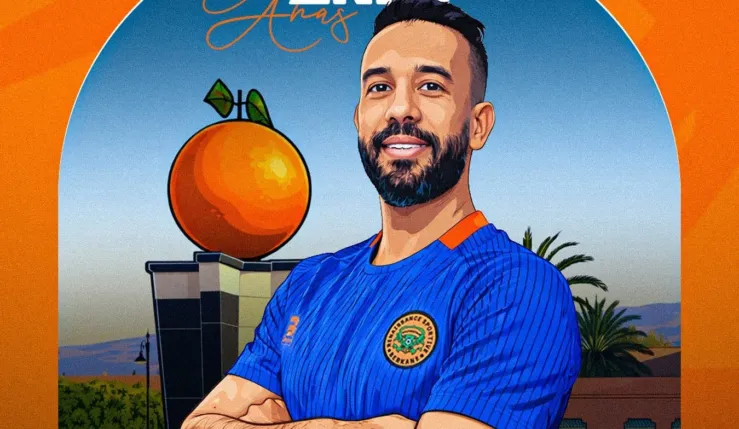 alt= Anas Zeniti signe à la RS Berkane
