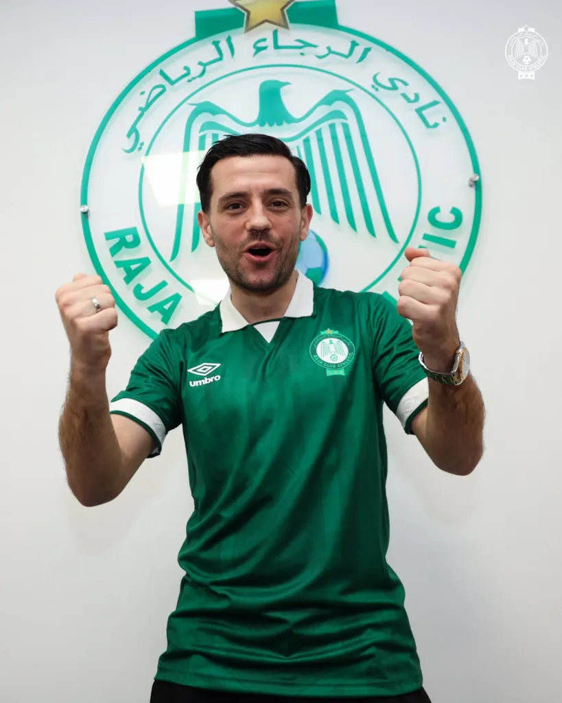 alt= Besar Halimi qui est le milieu offensif kosovar du Raja