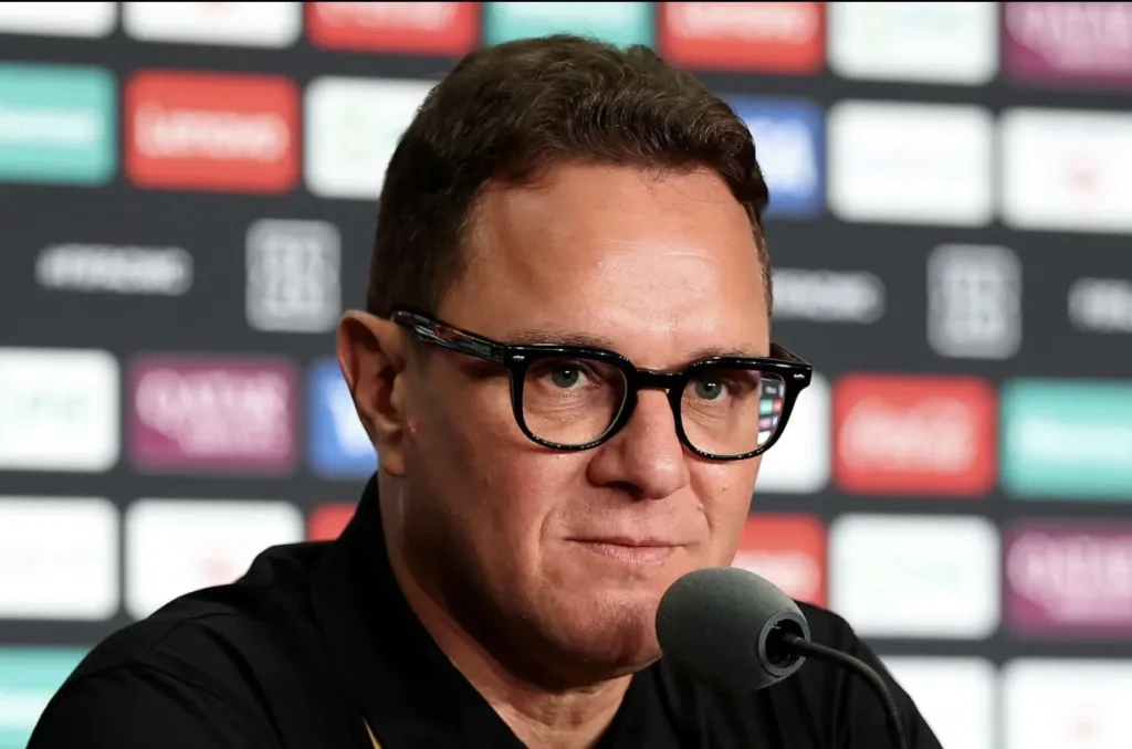 alt= Benhachem avant Wydad Nairobi United