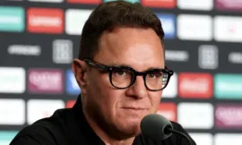 alt= Mohamed Amine Benhachem en conférence de presse.