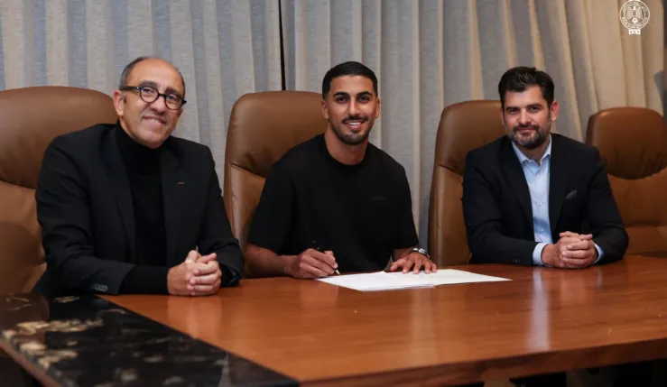 alt= Raja Casablanca signe Aymen Barkok