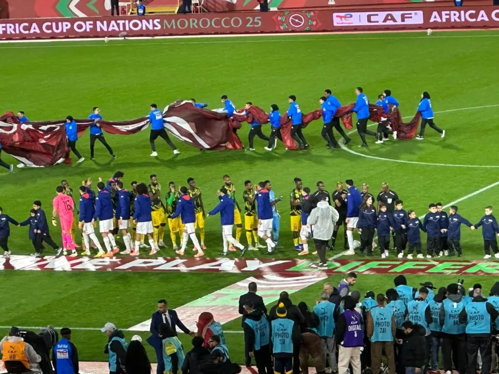 alt= Mali Tunisie beaucoup de contact physique et un rouge