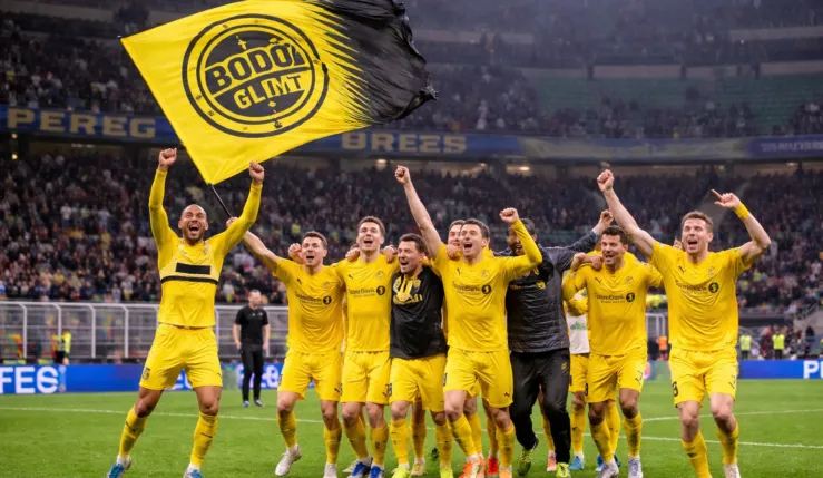 alt= résultats barrage Ligue des champions. Les joueurs de Bodo/Glimt célébrant leur qualification en 8e de finale face à l'Inter Milan.