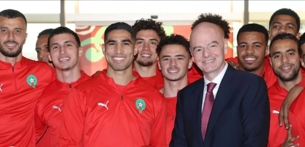 alt= Mondial 2026 Gianni Infantino voit le Maroc soulever le titre.