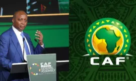 Alt= Dr Patrice Motsepe, président de la CAF. CAF réformes arbitrage VAR/