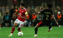 alt= Phase de jeu de la rencontre Al Ahly vs AS FAR lors de 6e et dernière journée de la phase de groupes de la Ligue des champions CAF.