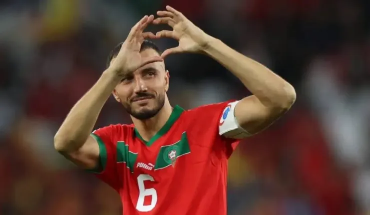 alt= Romain Saïss retraite internationale