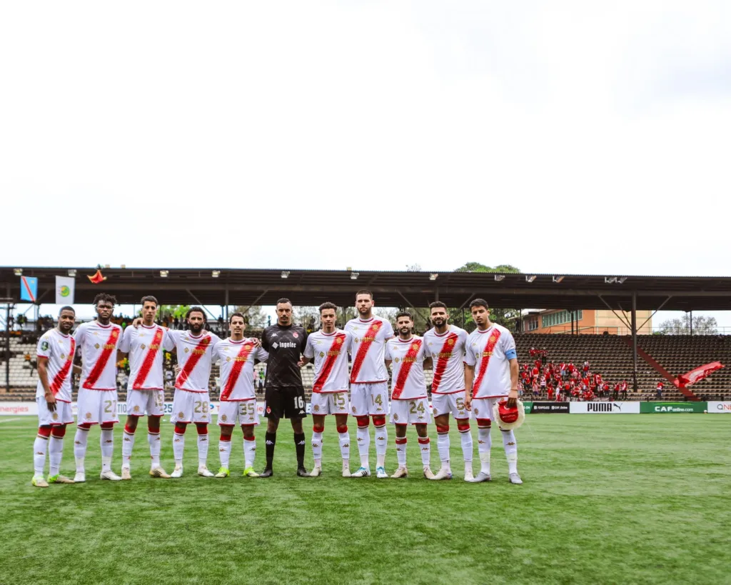 alt= Coupe de la CAF : le WAC chute face à Maniema Union 2-1 lors de la 4e journée de la phase de groupes.