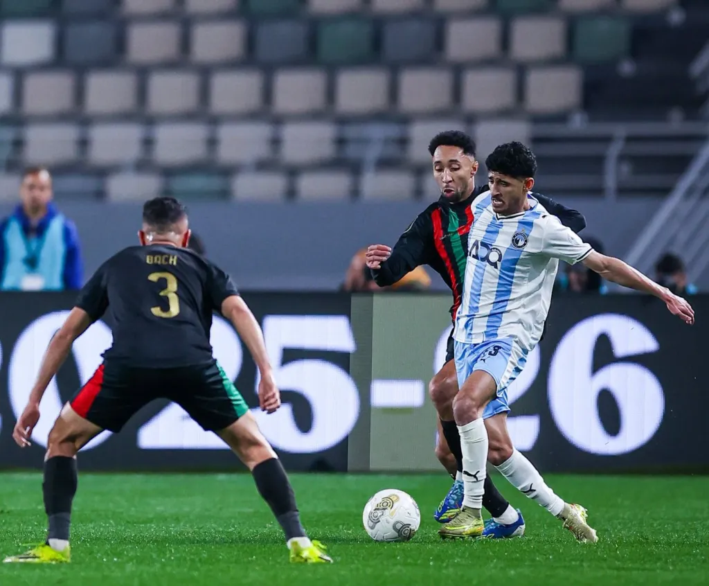 ALT= phase de jeu de la rencontre AS FAR- Pyramids en quart de finale aller de la Ligue des champions CAF.