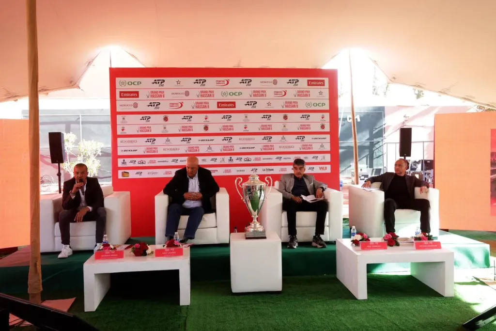 alt= La conférence de presse de la 40e édition du Grand Prix Hassan II 2026 s’est tenue au Royal Tennis Club de Marrakech.