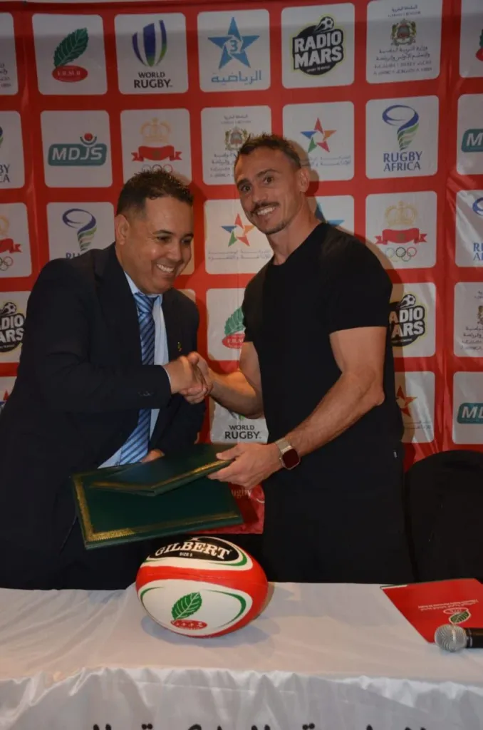 Alt= Hicham Oubaja, président de la FRMR et Juan José, entraîneur de l'équipe nationale de Rugby à sept.