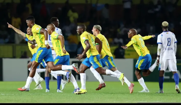ALT= Les joueurs de Mamelodi Sundowns célébrant leur victoire 3-0 face au Stade Malien.