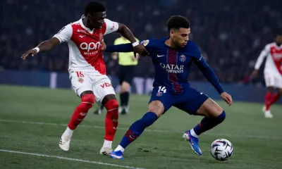 ALT = Pahse de jeu de la rencontre PSG- AS Monaco. La photo est générée par l'IA.