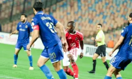 alt= phase de jeu de la rencontre Al Ahly contre l'Espérance de Tunis en Ligue des champions CAF.
