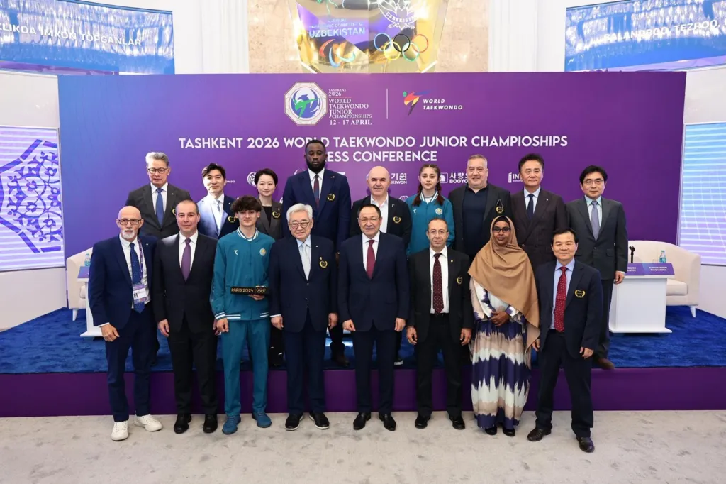 Alt= Driss El Hilali à la réunion de World Taekwondo.