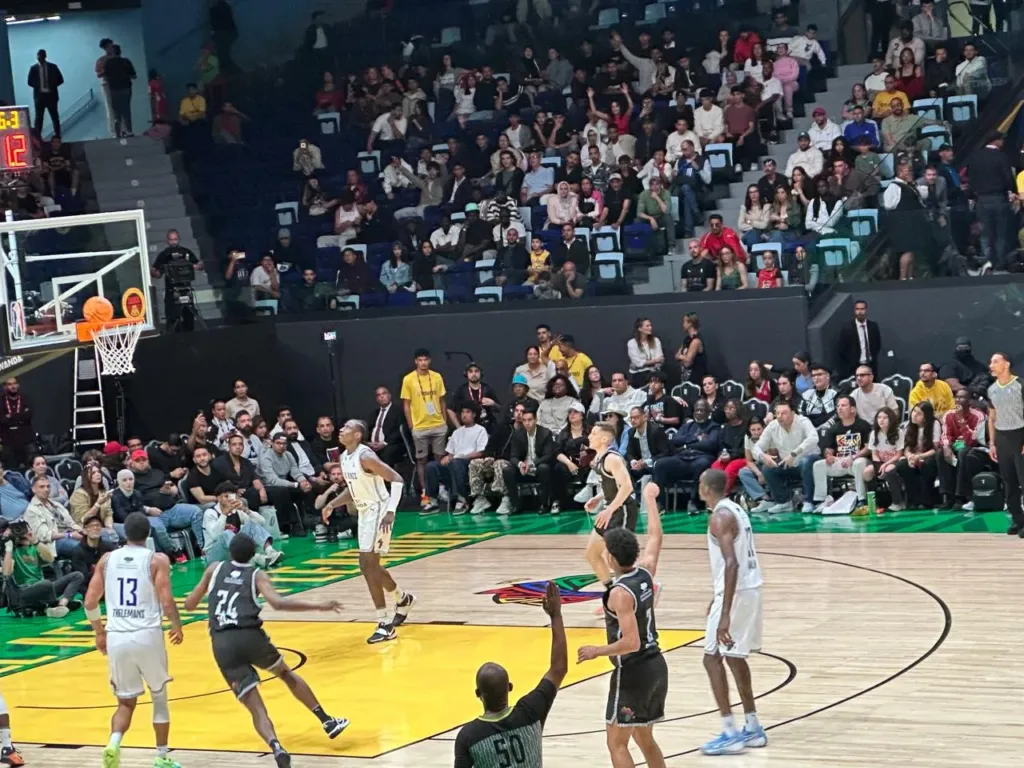 alt= Basketball Africa League le FUS Rabat domine les JCA Kings (85-55). 