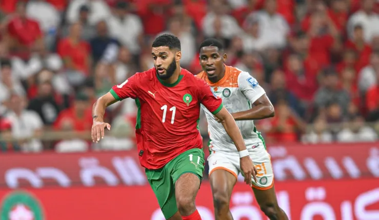 Alt= Ismaël Saibari répond à Rafael van der Vaart.