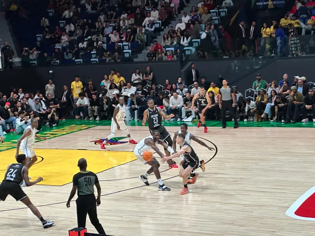 alt= Basketball Africa League le FUS Rabat domine les JCA Kings (85-55). 