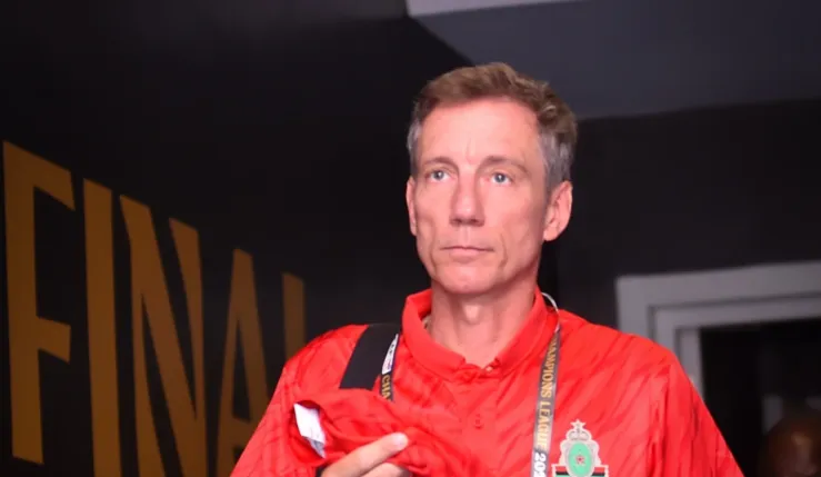 alt= Alexandre Santos fier des joueurs et supporters de l’AS FAR