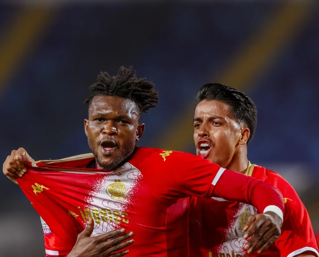 Alt= Le Wydad mène contre le Raja à la pause